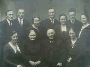 (197 KB)
 
(Click on Picture to View Full Size)